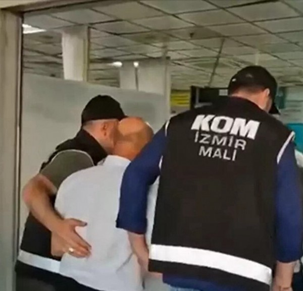 İzmir'de yolsuzluk operasyonu: Tunç Soyer'in gözaltındaki görüntüleri ortaya çıktı